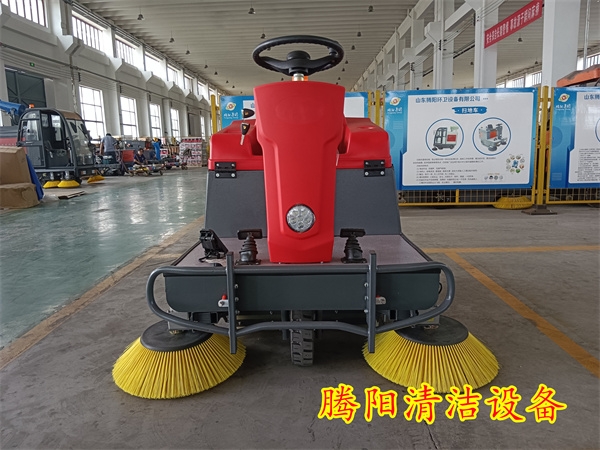 56款駕駛式電動洗地機視頻案例